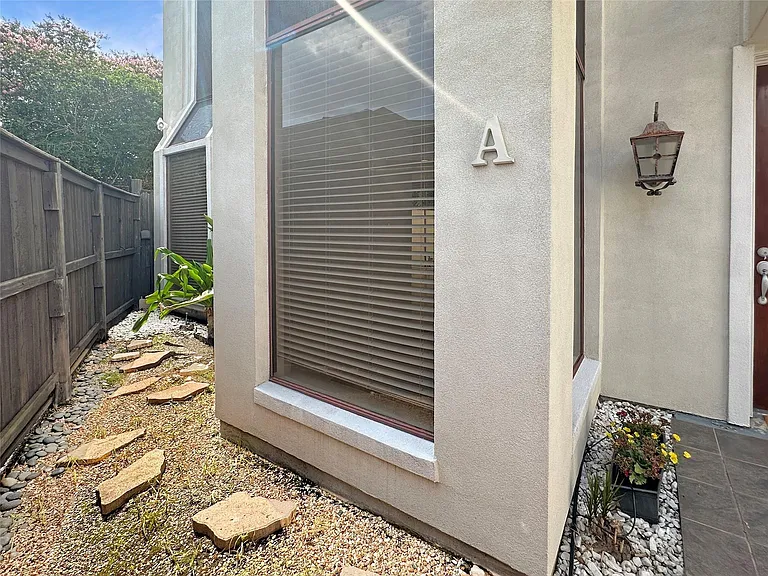 1111 Potomac Dr #A — Photo 6