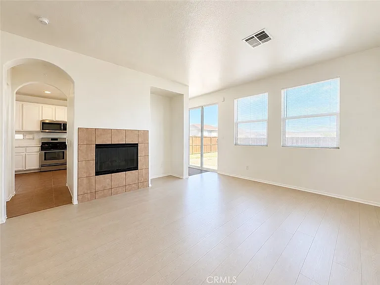 14444 Moon Valley St — Photo 5