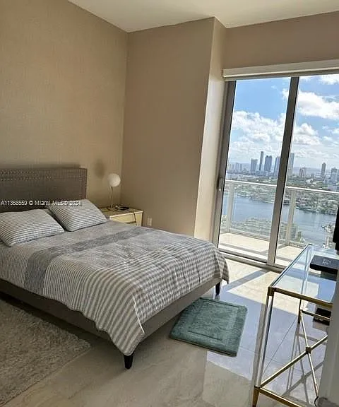 16385 Biscayne Blvd #7 — Photo 10