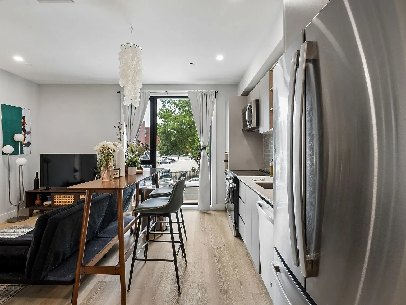 2 bed, 780 sqft, $2,550 — Photo 1