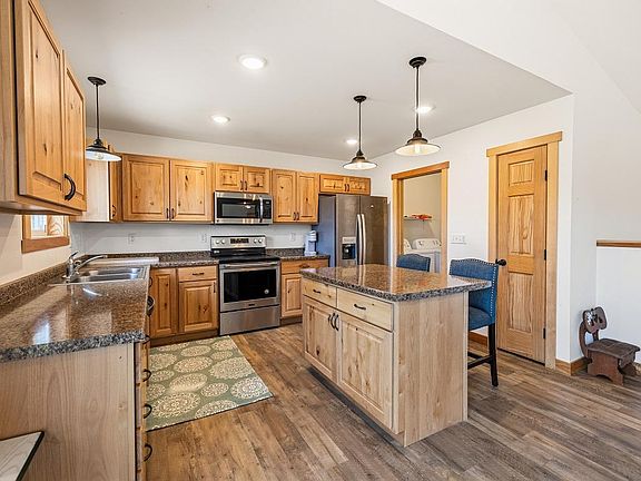 4th image of 27633 182nd St