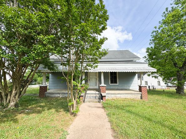 385 Holly St