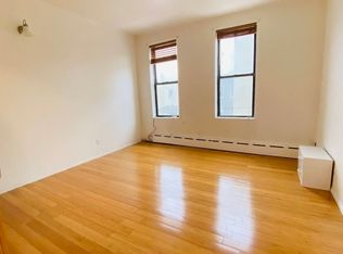 25-23 43rd St #2E, Astoria, NY 11103