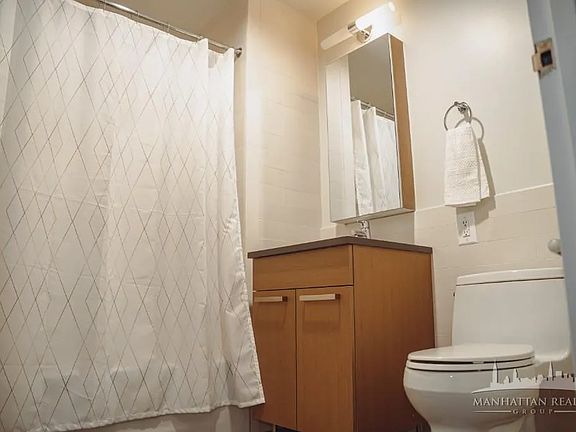 4th image of 1215 Broadway APT 715