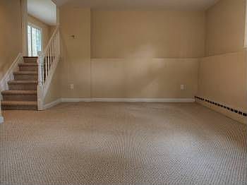 4th image of 375 Leslie Ln