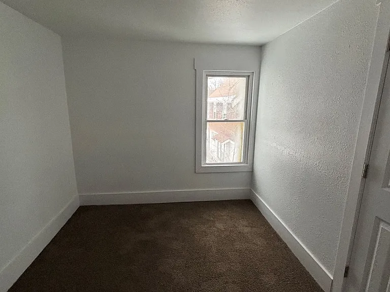 1021 La Croix Ave — Photo 12