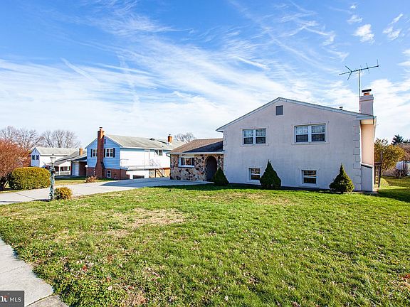 2nd image of 217 Foulke Ln