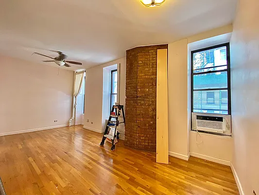 Rented by Oxford Property Group | media 10