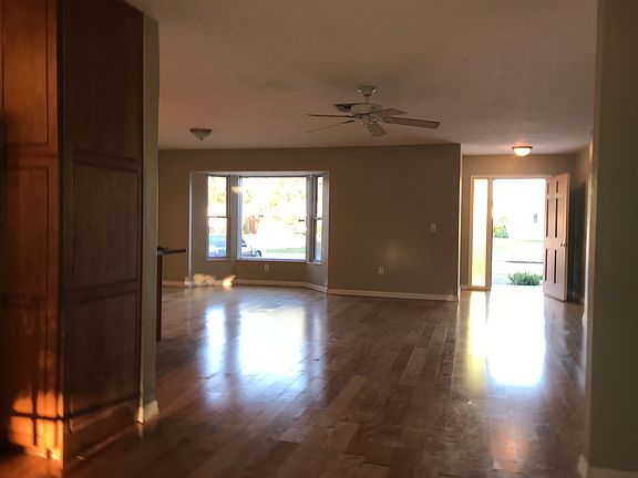2nd image of 6422 Seagate Ave