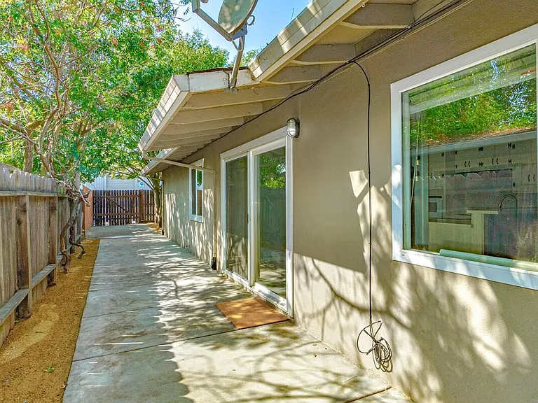 543 545 547 I Street — Photo 12