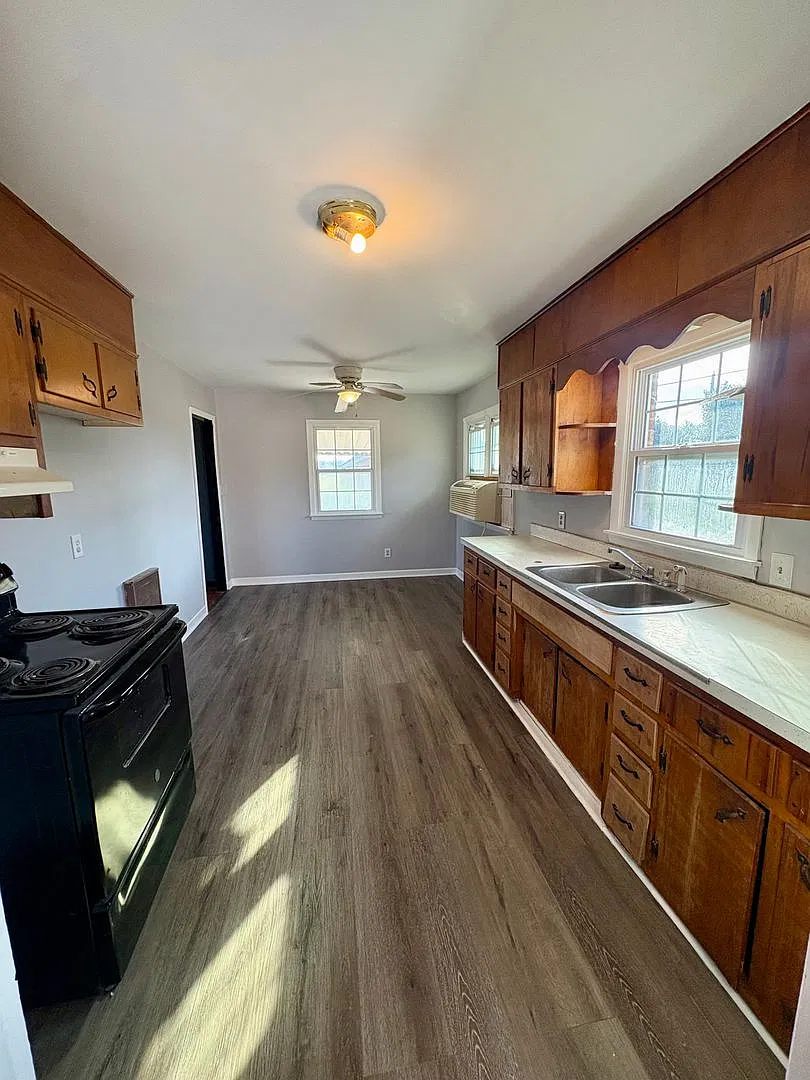 3-Bedroom Home for Rent 301 7th St, Tompkinsville, KY 42167 — Photo 4