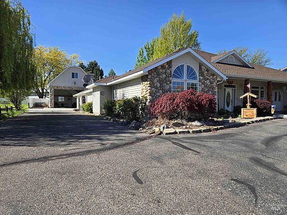 2nd image of 2080 Shelley Dr
