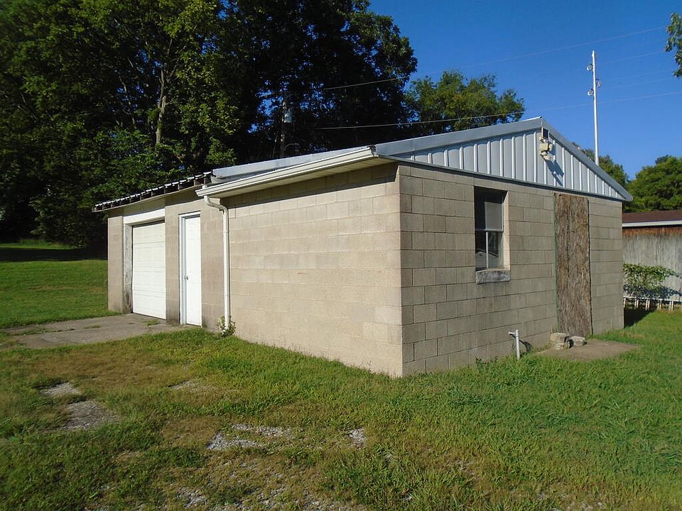 10th image of 339 S Daves St