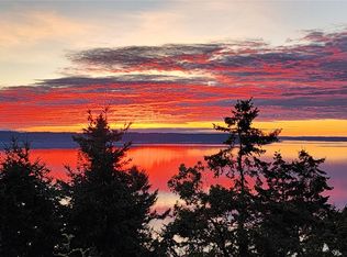 971 Rockaway Ln, Camano Island, WA 98282