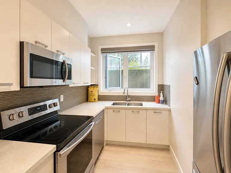 835 Prospect Ave — Photo 13