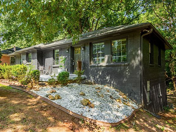 5th image of 2112 Holly Hill Dr
