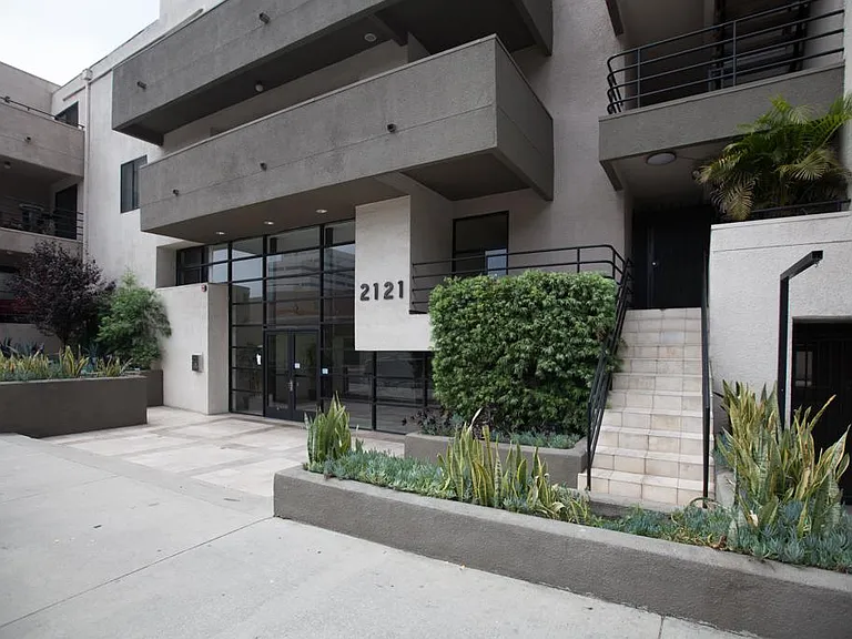 2121 Beloit Ave #303 — Photo 1