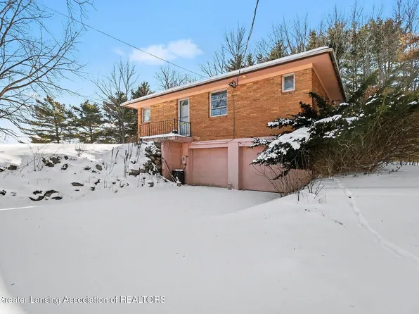 6951 Seabury Rd, Imlay City, MI 48444