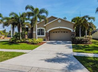 816 Greenview Dr, Apollo Beach, FL 33572