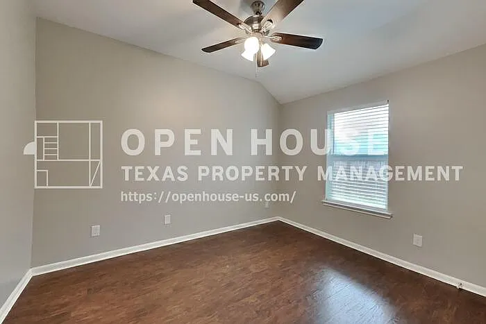 22502 Holbrook Springs Ct — Photo 12