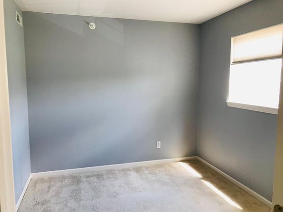 3rd image of 1862 Lindsay Ln