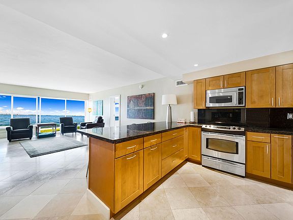 5th image of 8020 East Dr #112