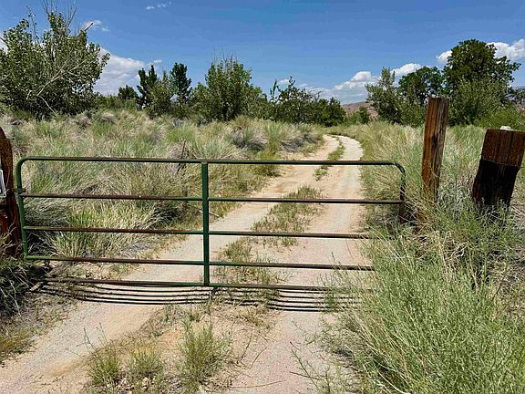 3rd image of 2975 Whitney Portal Rd
