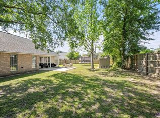 17161 N Lake Dr, Prairieville, LA 70769