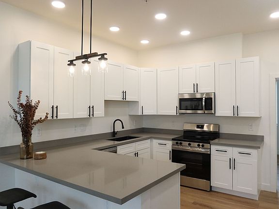 5th image of 1453 E Fillmore St #2
