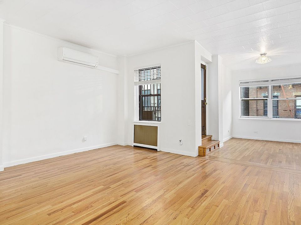 1st image of 219 W 79th St