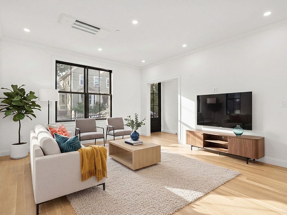 1st image of 27 Shepard St #1