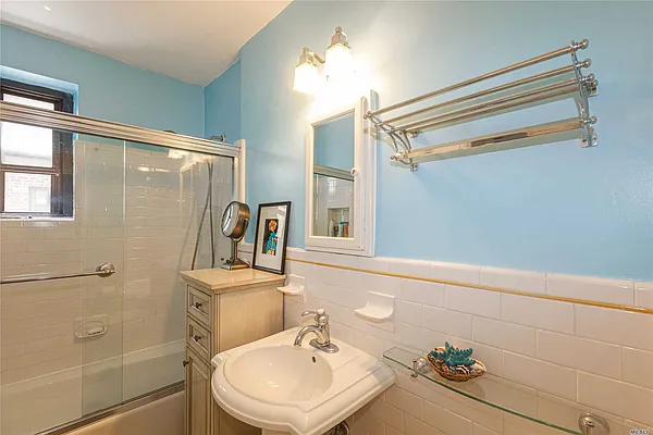 Sold by Douglas Elliman | media 15