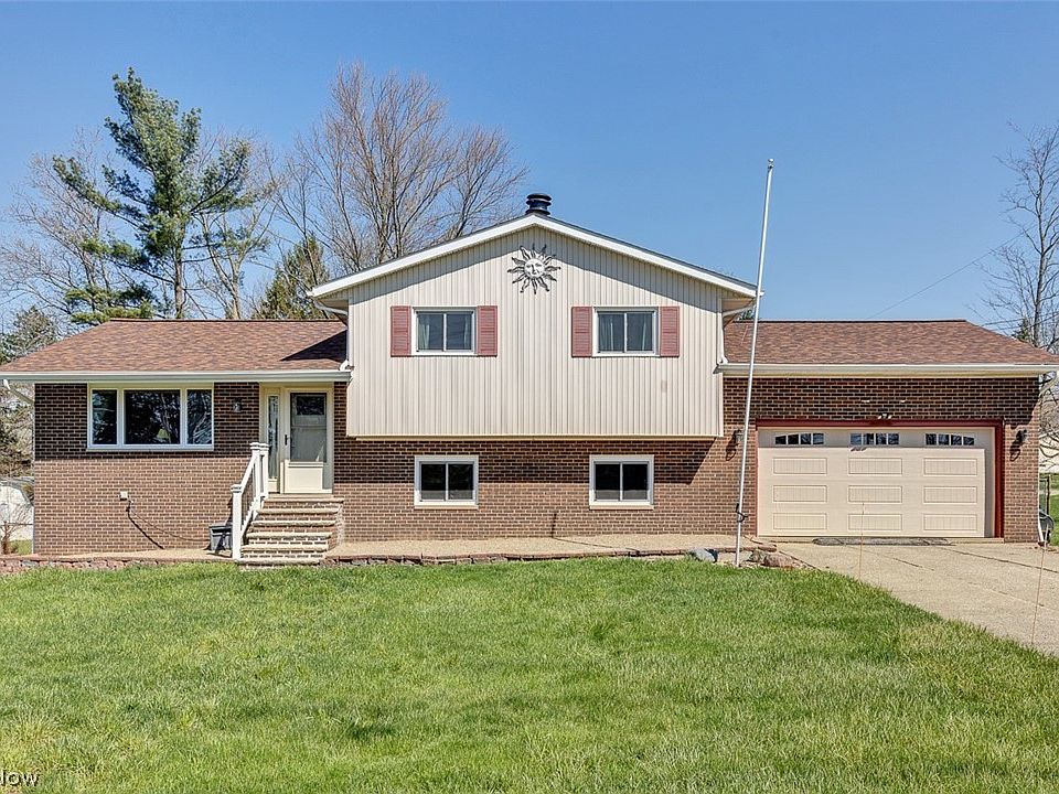 1st image of 4619 Center Rd