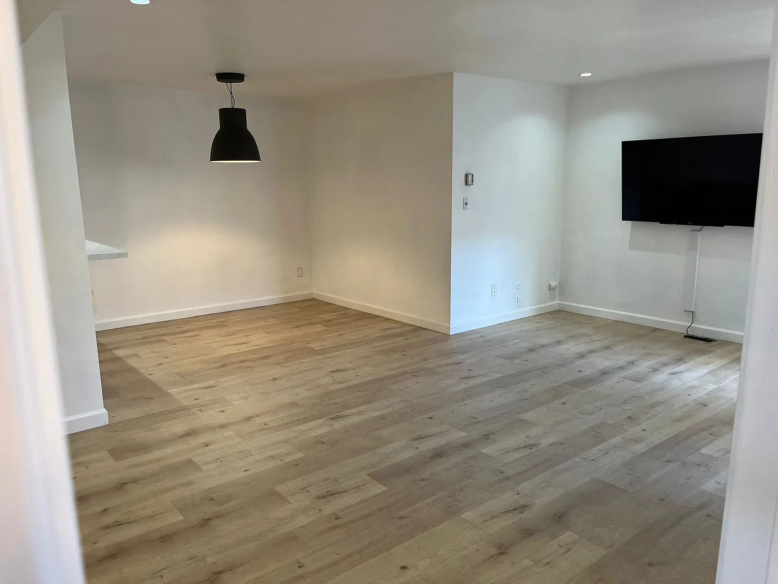 358 S Gramercy Pl — Photo 3