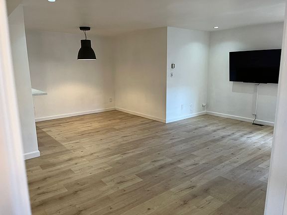 2nd image of 358 S Gramercy Pl APT 311