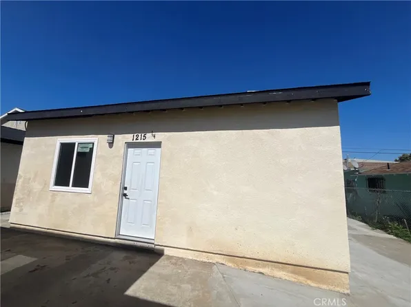 1215 W 104th St #1/4, Los Angeles, CA 90044