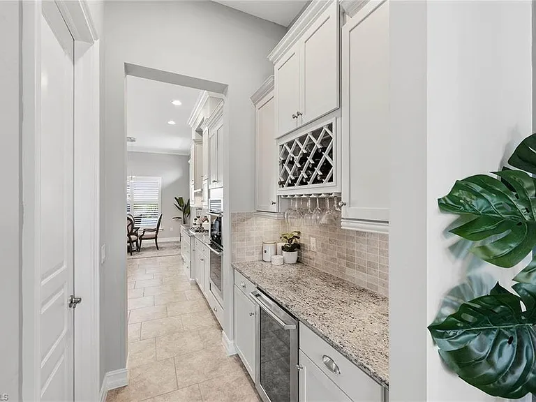 9446 Lagomar Ct — Photo 11