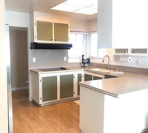 4th image of 2828 Sandbrook Ct