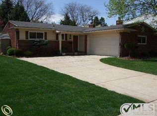 18925 Seavitt Dr, Allen Park, MI 48101
