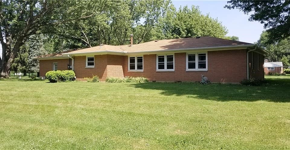 2nd image of 430 Dwight Dr