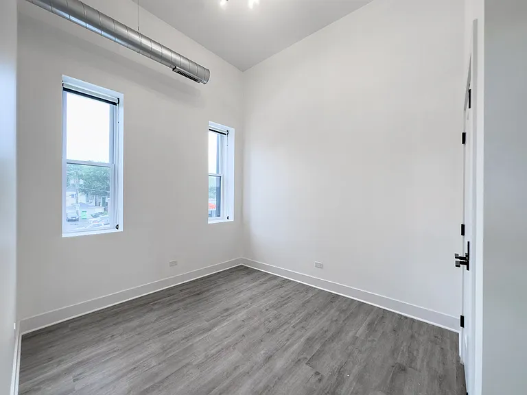 4731 N Western Ave #302 — Photo 13