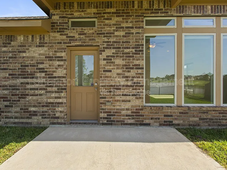 9430 Harmony Lake Ln — Photo 24
