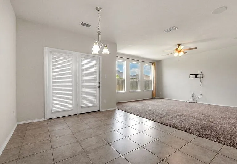 3140 Blacksmith Ln — Photo 4
