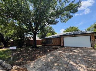 6226 Big Springs Dr, Arlington, TX 76001