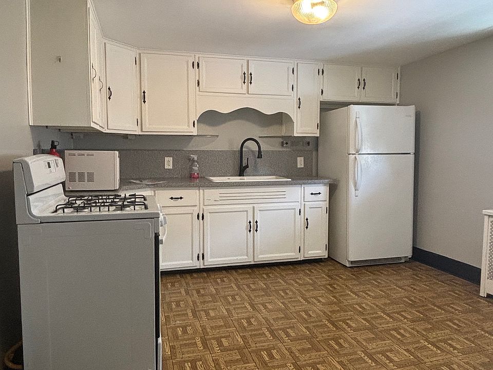 1st image of 134 Bloomfield Ave