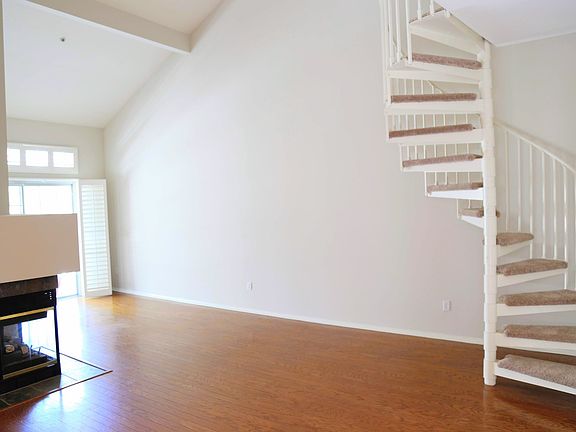2nd image of 20171 Sealpoint Ln Unit 207