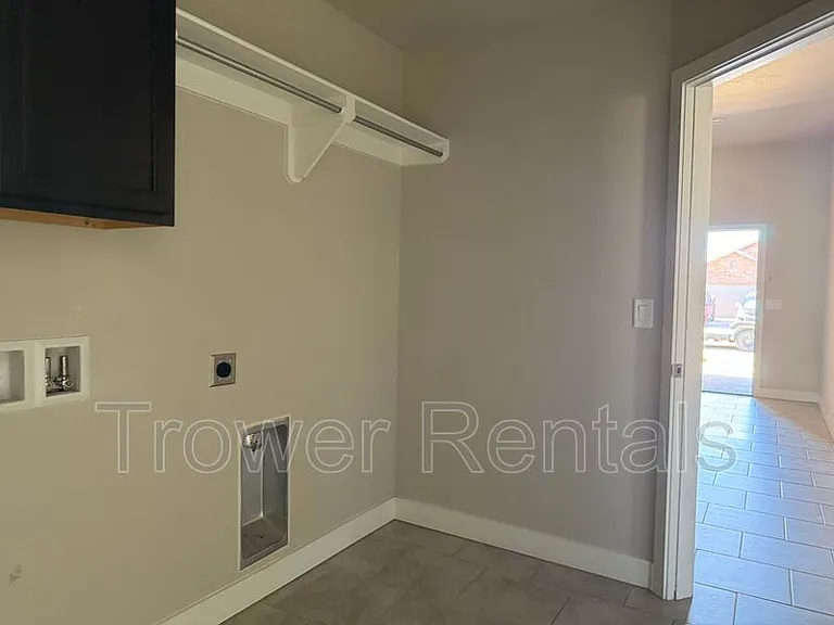 1205 Masquerade Blvd — Photo 17