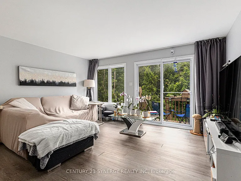 68 Villeneuve Dr — Photo 8