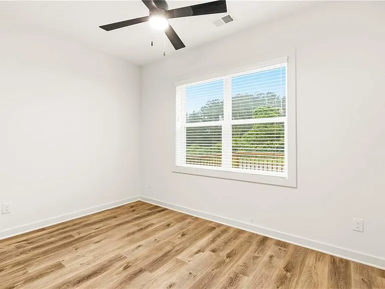 129 Hilltop Dr SW — Photo 16