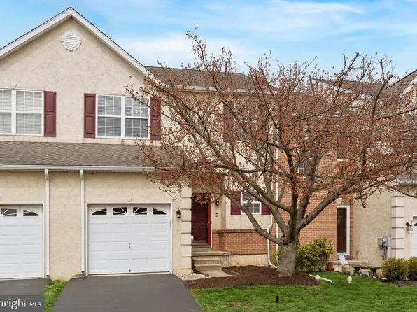 943 Cholet Dr, Collegeville, PA 19426